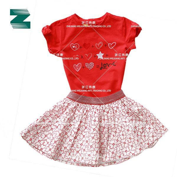 T-shirt voor kinderen van gebreide spandex jersey met versieringen op de voorkant